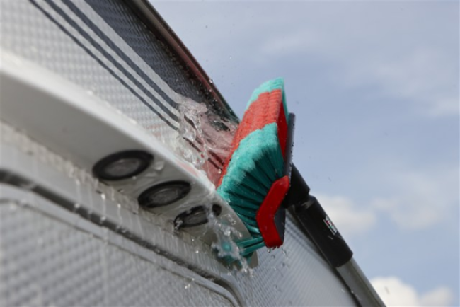 Vikan High/Low Autowaschbürste mit Wasserdurchlauf 275 mm